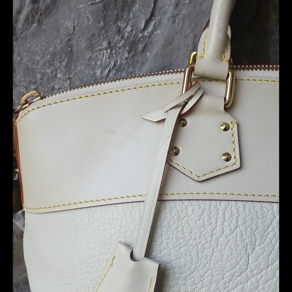 Louis Vuitton Lock It - Picture 4 of 12